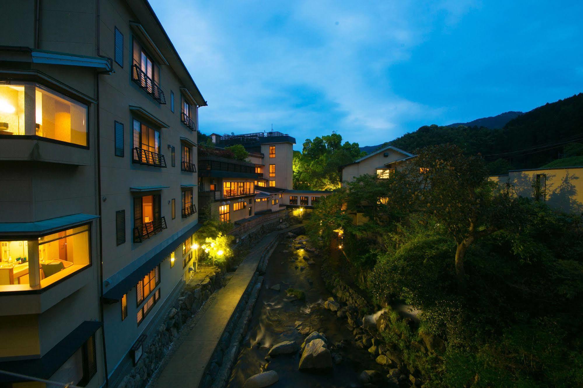 Nansuikaku Hotel Miyawaka Bagian luar foto